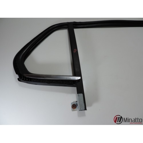 Borracha Vidro Fixo Porta T.d Tracker Ltz 1.8 16v 2015