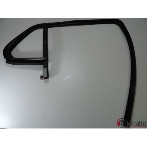 Borracha Vidro Fixo Porta T.d Tracker Ltz 1.8 16v 2015