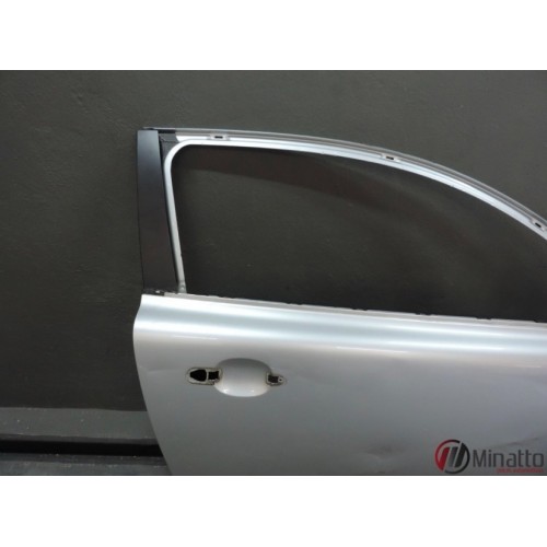 Porta Lado Direito C/ Detalhe Para Recuperar Volvo C30 2010